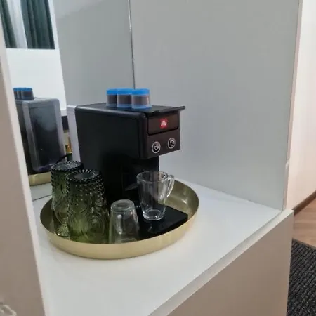 La Maison Des Fleurs Free Parking *