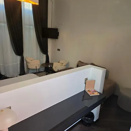 La Maison Des Fleurs Apartamento *