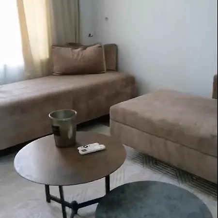 아파트 La Maison Des Fleurs *