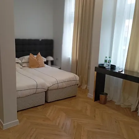 La Maison Des Fleurs *