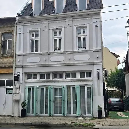 La Maison Des Fleurs