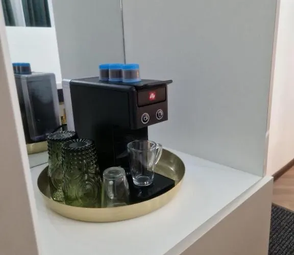 La Maison Des Fleurs Free Parking *